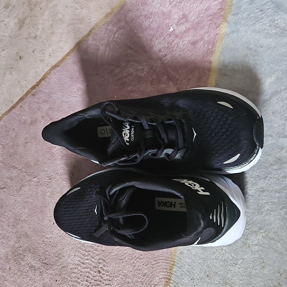 Hoka One One Clifton 9.5 B Black White Athletic Running Sneakers - Picture 2 of 10